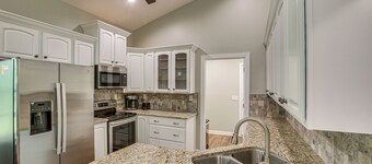 1/2 Mi to Kentucky Downs: Franklin Home w/ Patio!