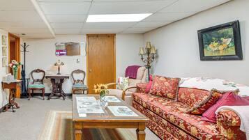 Apartment (1 Bedroom) | Interior