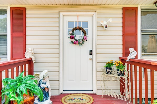 Apartment (1 Bedroom) | Interior - 2 Mi to Walden Galleria: Apartment w/ Patio (Buffalo)