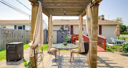 2 Mi to Walden Galleria: Apartment w/ Patio