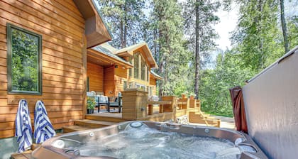 Luxury Cabin on Naches River, Near Mount Rainier!