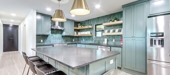 1 Mi to University of Arkansas: Home w/ Large Yard