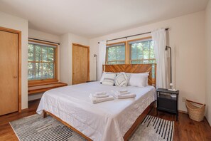 3 habitaciones, escritorio, wifi y ropa de cama