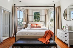 5 Schlafzimmer, Schreibtisch, Bügeleisen/Bügelbrett, kostenloses WLAN