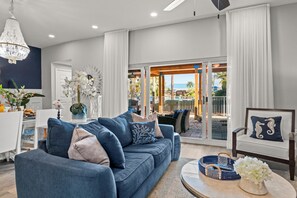 Smart TV, fireplace, video games, ping pong - 3106 Beautifully Renovated ~ Spring Super Savings ~ Book Mar 6th ~ Pools & More (Destin)