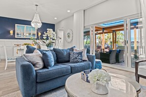 Smart TV, fireplace, video games, ping pong - 3106 Beautifully Renovated ~ Spring Super Savings ~ Book Mar 6th ~ Pools & More (Destin)