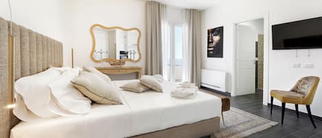 In-room safe, desk, blackout drapes, soundproofing