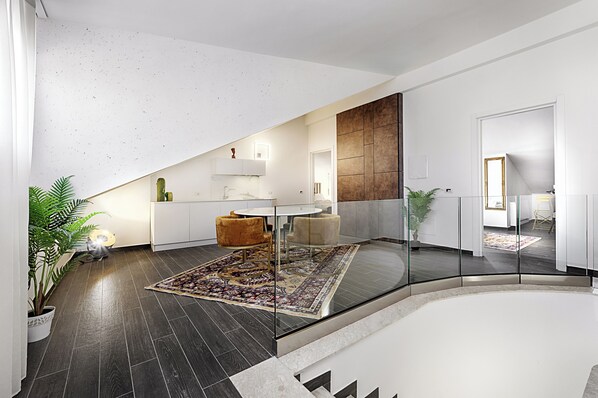 Luxury Suite, Balcony | Living area