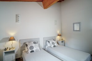 2 chambres, fer et planche Ă repasser, Wi-Fi, draps fournis