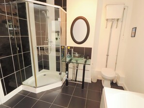 Shower - 2 The Crescent (Seascale)