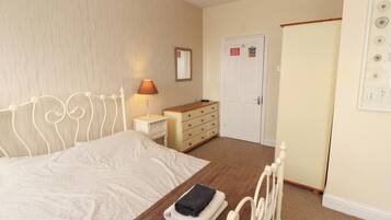 5 bedrooms, individually decorated, individually furnished, free WiFi