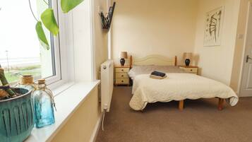 5 bedrooms, individually decorated, individually furnished, free WiFi