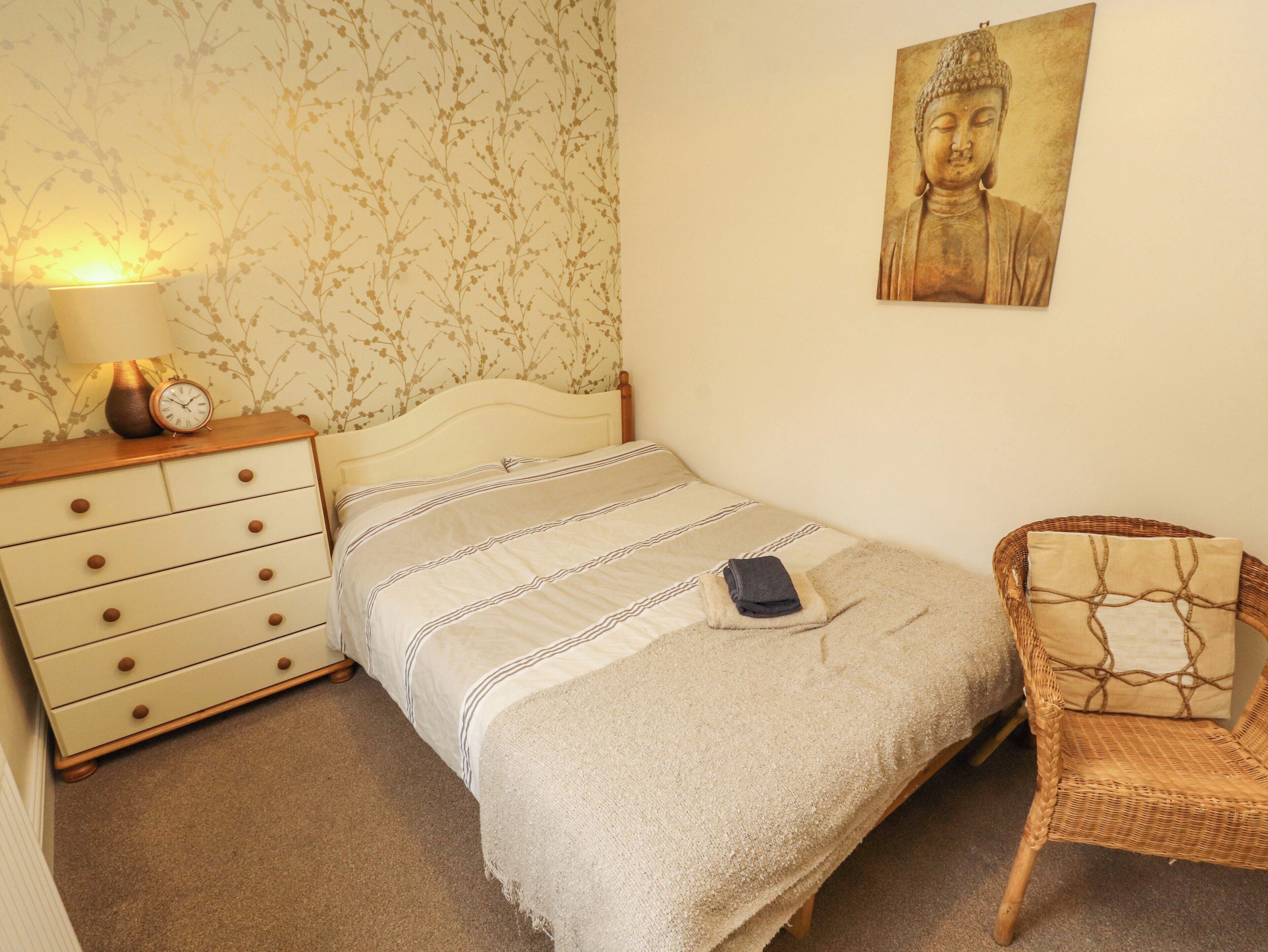 5 bedrooms, individually decorated, individually furnished, free WiFi