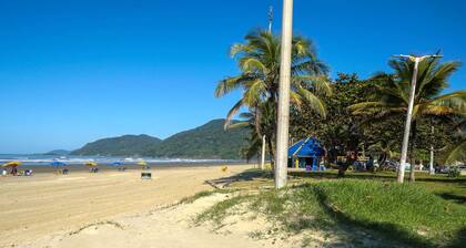 Apartamento em Peruibe frente mar com garagem