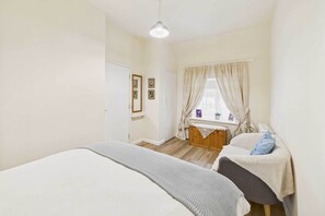 2 bedrooms, WiFi, bed sheets - Host & Stay | Lane Farm Cottage (Easington)