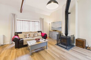 TV, fireplace, DVD player, offices