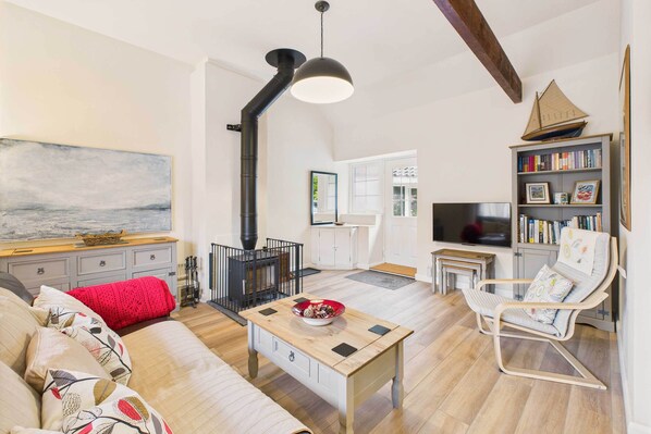 TV, fireplace, DVD player, offices