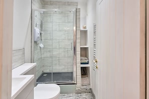 Shower, towels