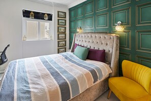 1 bedroom, desk, WiFi, bed sheets - Host & Stay | Dreamz (Brighton and Hove)