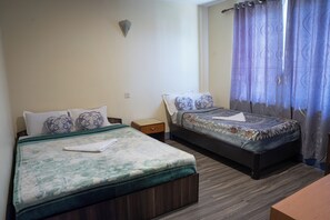 Economy Triple Room | Free WiFi