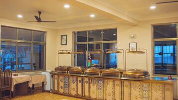 งานแต่งงานในร่ม