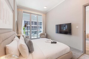 1 bedroom, iron/ironing board, WiFi, bed sheets - Free housekeeping visits during your stay - StayShort - Amazing 1 Bedroom in Concept 7 JVC Sleeps 2 (Jumeirah Village Circle)