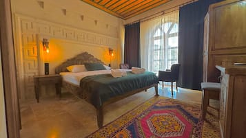Camera Standard, vista valle | Materassi Select Comfort, minibar, una scrivania, postazione laptop