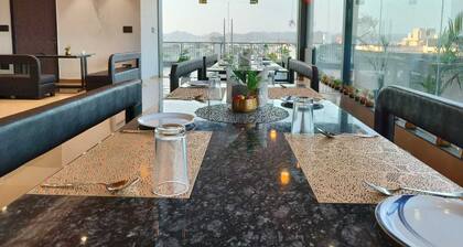Hotel Maple Residence