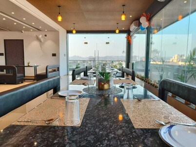 Hotel Maple Residence