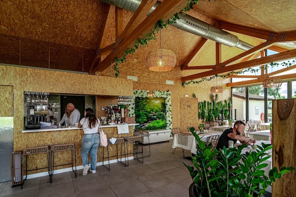 Bar (en la propiedad)