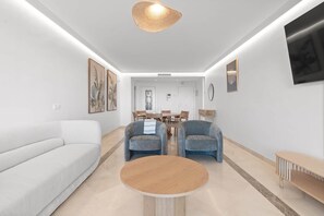 Living area - RDR492 - Beautiful Los Arqueros apartment sea views (Benahavís)