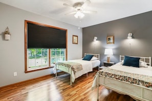 3 bedrooms, WiFi, bed sheets