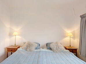 3 dormitorios, tabla de planchar con plancha, wifi y ropa de cama