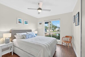 4 bedrooms, desk, iron/ironing board, WiFi