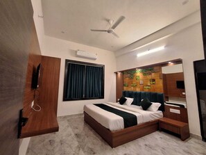 8 Schlafzimmer, Bügeleisen/Bügelbrett, WLAN, Bettwäsche