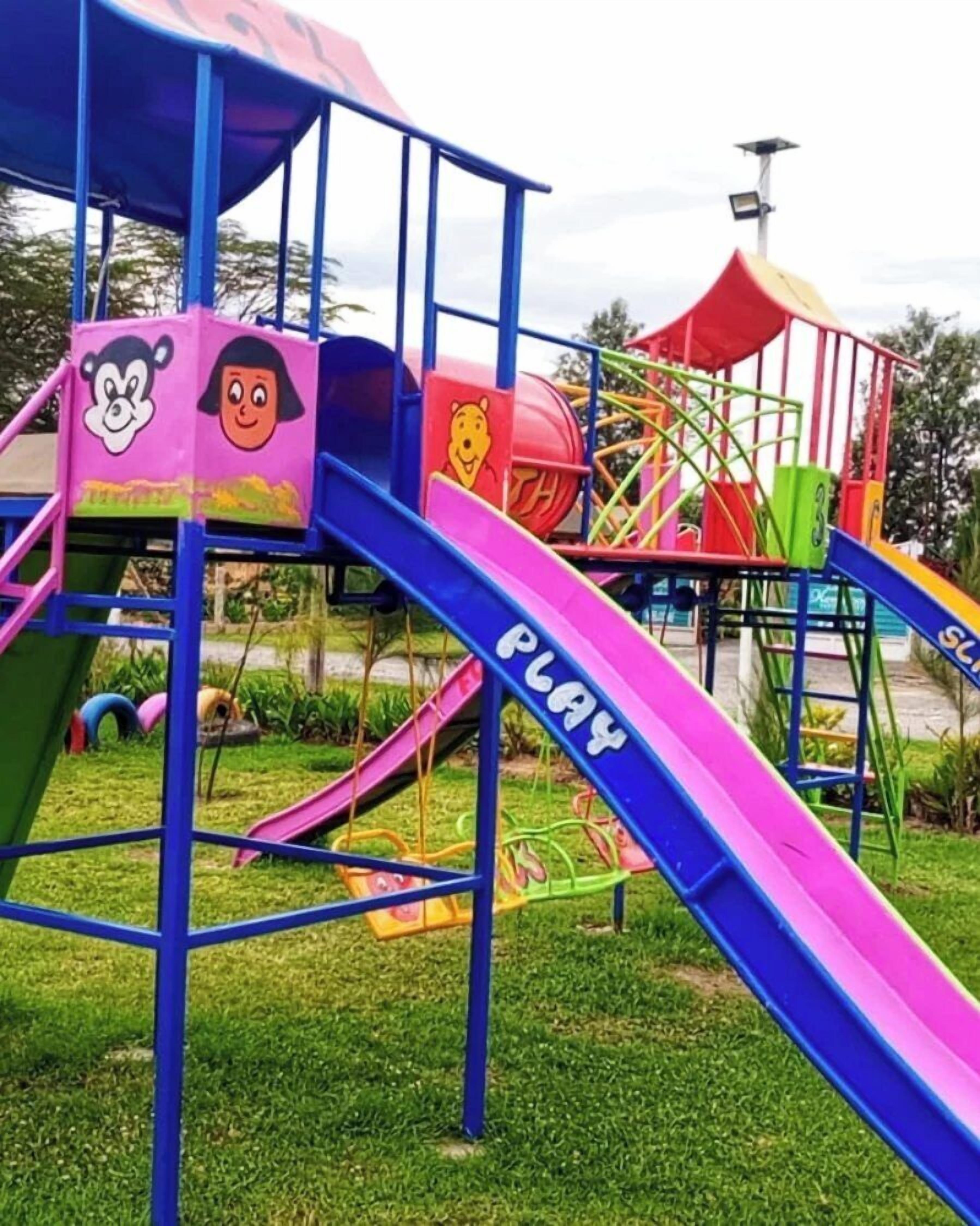 Kawasan main kanak-kanak – terbuka