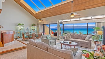 Kondominium, 1 kamar tidur | Area keluarga | Smart TV