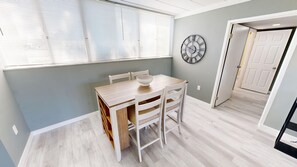 Condo, 2 Bedrooms | Dining
