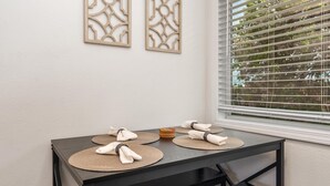 Condo, 2 Bedrooms | Dining - Big Island Kona Kai J2 2 Bedroom Condo (Kailua-Kona)