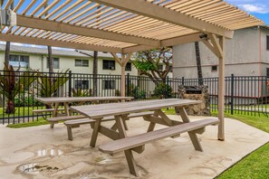 Condo, 2 Bedrooms | Outdoor dining