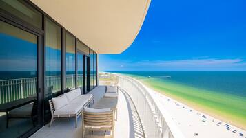 Condo, 4 Bedrooms | Property grounds