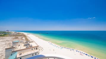 Apartamento, 4 habitaciones | Playa | Ubicación cercana a la playa