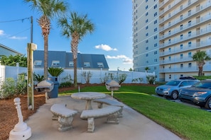 Condo, 1 Bedroom | Outdoor dining