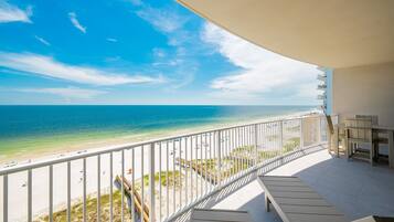 Condo, 3 Bedrooms | Property grounds