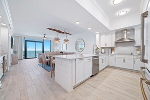 Private kitchen - Phoenix Gulf Shores Ii 2103 3 Bedroom Condo (Gulf Shores)