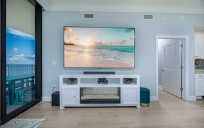 Condo, 4 quartos | Área de estar