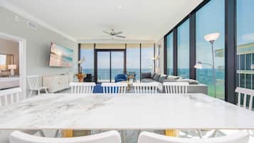 Condo, 4 chambres | Intérieur