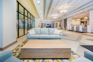 Condo, 4 habitaciones | Lobby