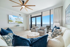 Condo, 3 habitaciones | Área de sala de estar