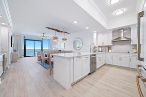 Private kitchen - Phoenix Gulf Shores Ii 2103 3 Bedroom Condo (Gulf Shores)